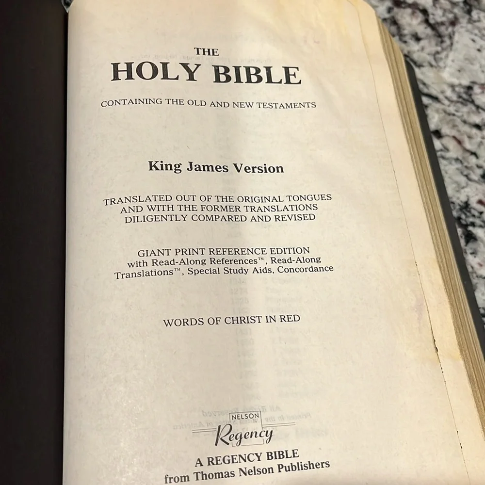 Holy Bible giant print King James Version 9.25”x6.5” copyright 1990 - Picture 6 of 14